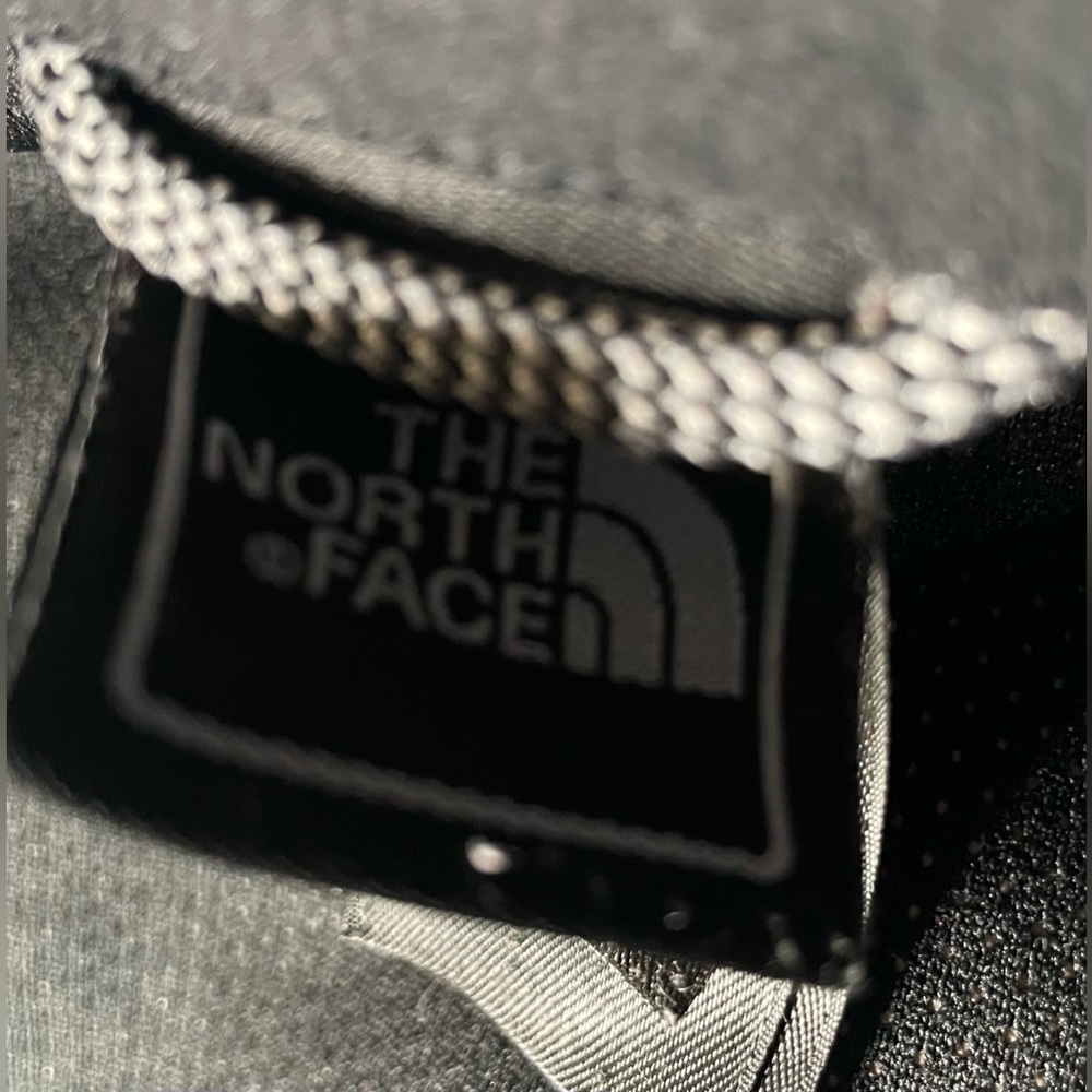 ❄️🐧Black North Face Windwall shell jacket Womens size medium - Picture 4 of 10